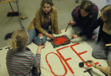 Unge aktivister i klimamarch for CO2-afgift