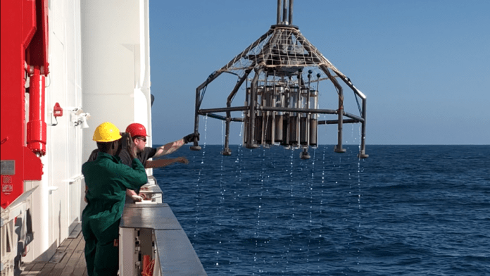 env PBC på bunden af Stillhavet