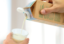 Coop og Thise fjerner skruelåg fra mælkekartoner